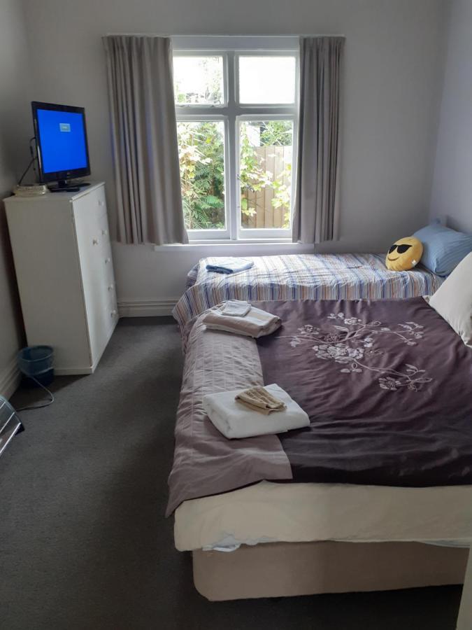Intrepid Bed & Breakfast Christchurch Eksteriør billede