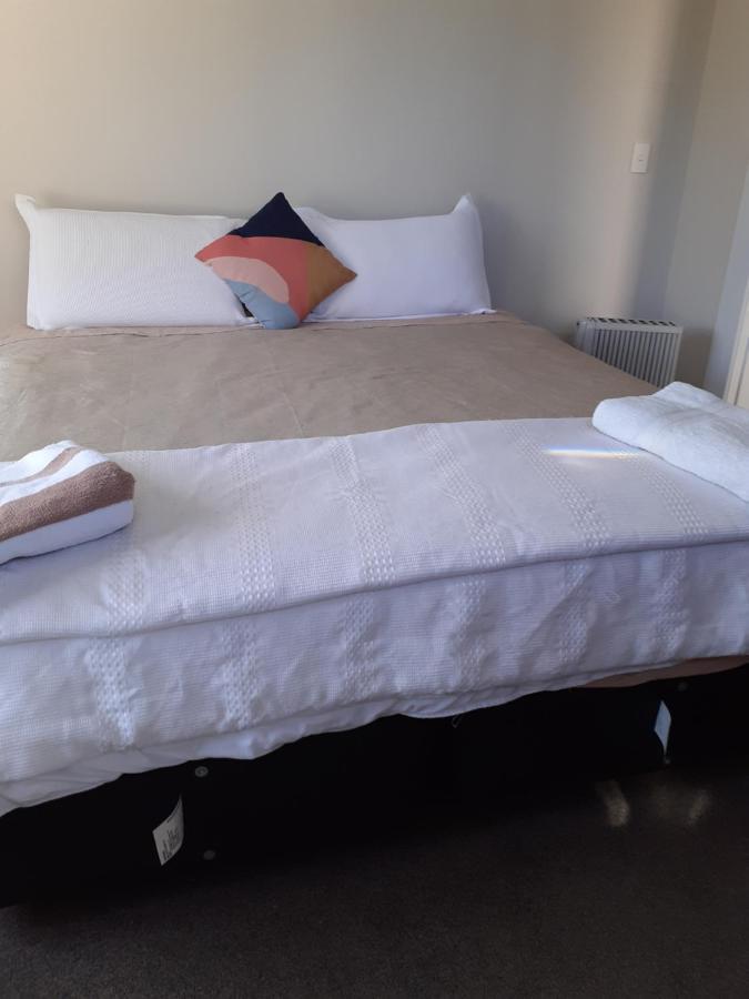 Intrepid Bed & Breakfast Christchurch Eksteriør billede